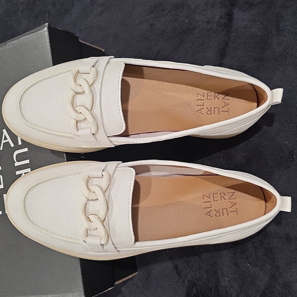 Naturalizer Cream Chain Loafers